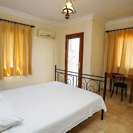 4 Bedroom Private Country House With Pool